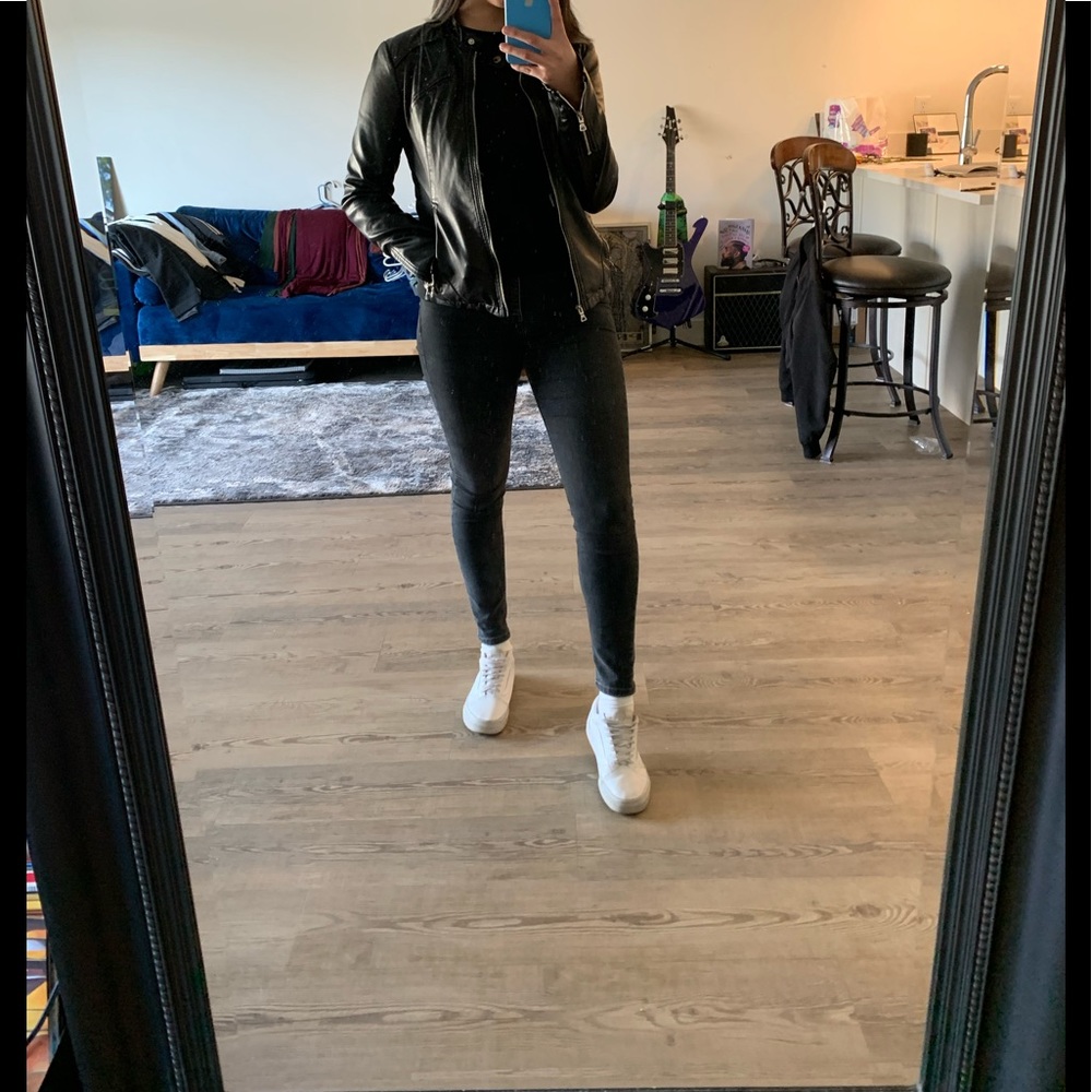 Leather jacket - Picture 7 of 7